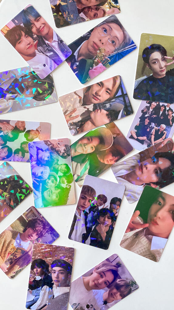 set 9 pcs holo | 4,00$